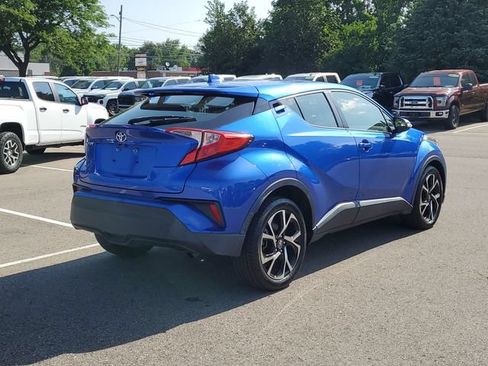 Used 2019 Toyota C-HR XLE FWD image 4