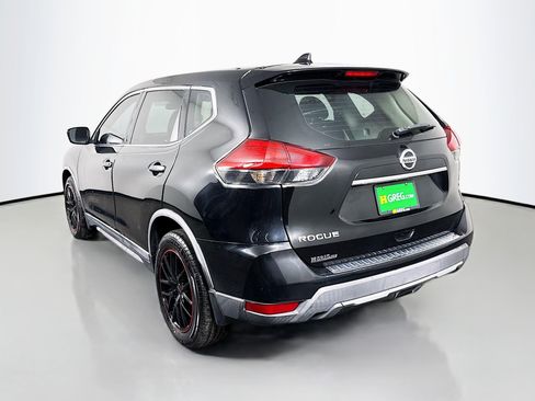 Used 2018 Nissan Rogue S image 7