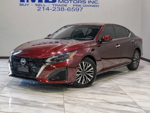 Used 2023 Nissan Altima 2.5 SV FWD image 3