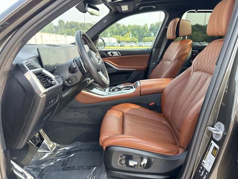 Used 2025 BMW X5 M60i AWD/4WD image 14