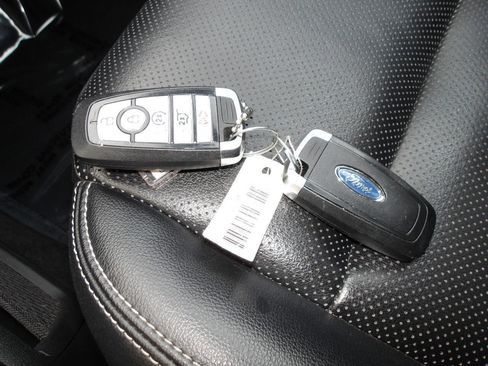 Used 2021 Ford Escape SEL w/ Technology Package image 24