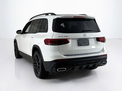 Used 2023 Mercedes-Benz GLB 250 image 3