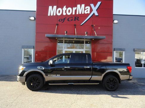 Used 2019 Nissan Titan Platinum Reserve w/ Platinum Utility Package AWD/4WD image 2