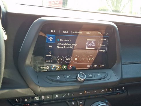 Used 2021 Chevrolet Camaro LT w/ Technology Package RWD image 17