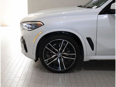 Used 2019 BMW X5 xDrive40i w/ M Sport Package AWD/4WD image 4