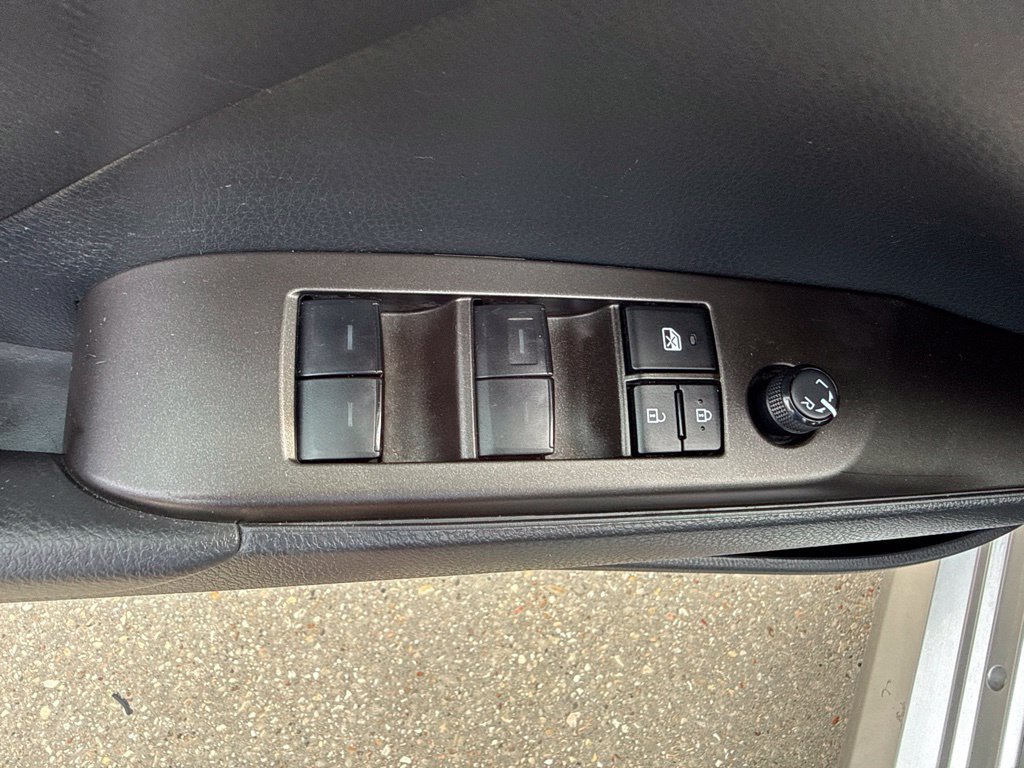 Used 2023 Toyota Camry LE FWD image 10