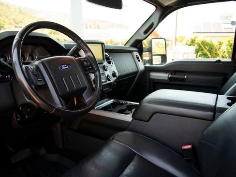 Used 2016 Ford F250 Lariat w/ Lariat Ultimate Package AWD/4WD image 12