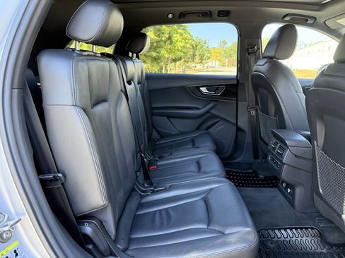 Used 2018 Audi Q7 3.0T Premium image 40