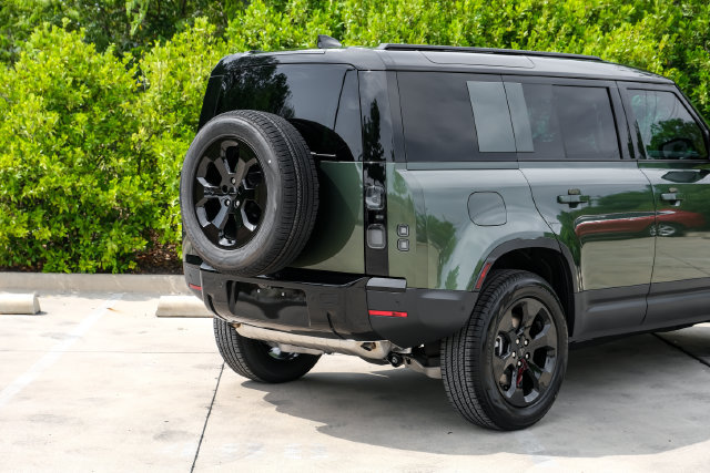 New 2026 Land Rover Defender 110 S AWD/4WD image 11