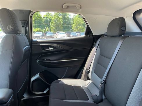 Used 2025 Chevrolet TrailBlazer LT FWD image 17