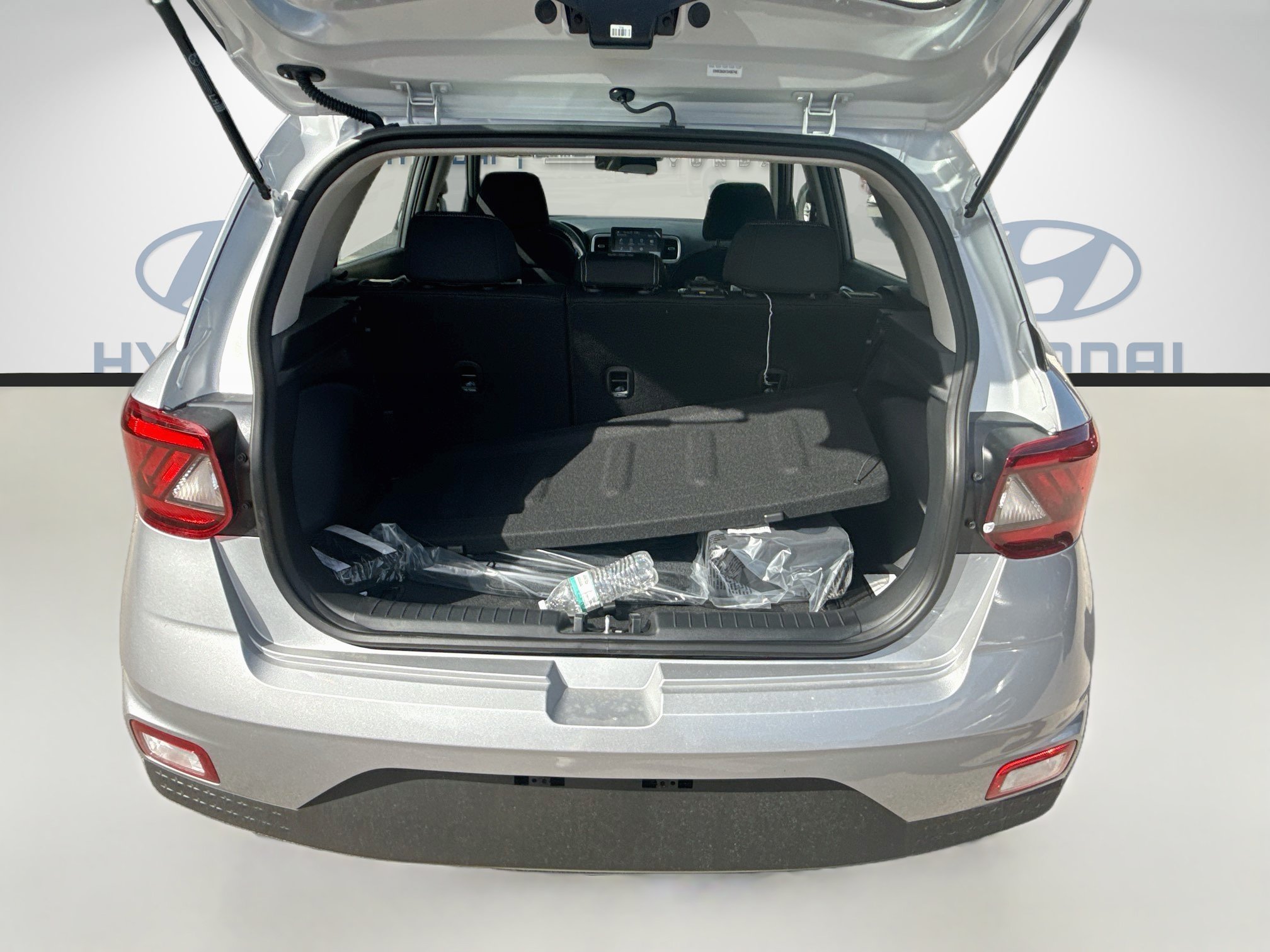 New 2026 Hyundai Venue SEL FWD image 18