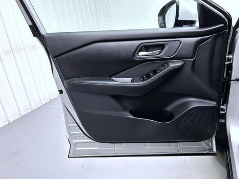 Certified 2025 Nissan Rogue SV AWD/4WD image 9