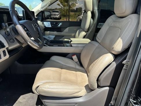 Used 2022 Lincoln Navigator Reserve AWD/4WD image 20