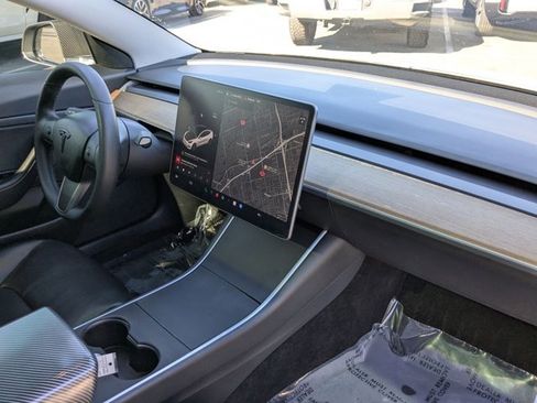 Used 2020 Tesla Model 3 Standard Range Plus image 22