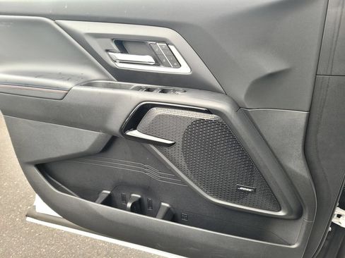 Used 2025 Chevrolet Silverado EV RST AWD/4WD image 19