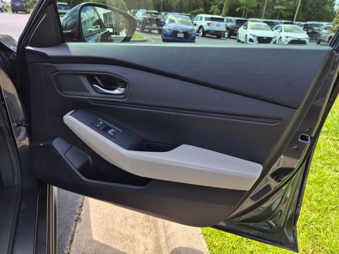 Used 2025 Honda Accord SE image 24