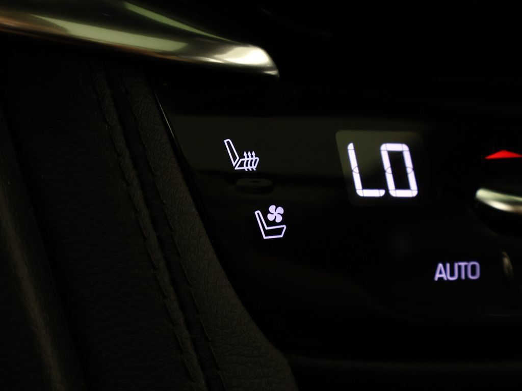 Used 2024 Cadillac XT6 Sport w/ LPO, Floor Liner Package AWD/4WD image 60