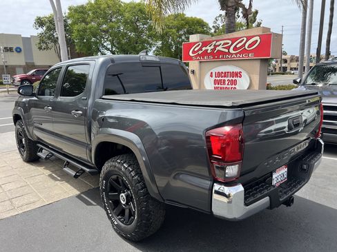 Used 2022 Toyota Tacoma SR5 RWD image 9