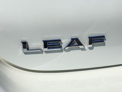 Used 2013 Nissan Leaf SV w/ LED & Quick Charge Pkg FWD image 25