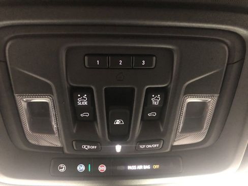 Used 2021 Chevrolet Silverado 1500 High Country image 25