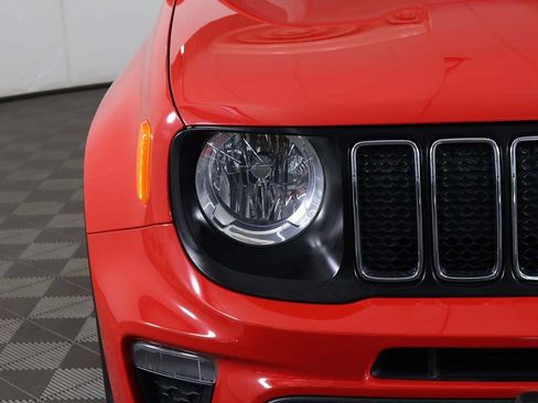 Used 2019 Jeep Renegade Latitude w/ Cold Weather Group AWD/4WD image 11