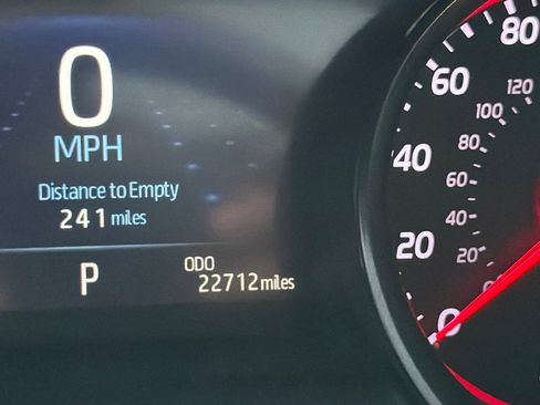 Used 2023 Toyota Camry XSE FWD image 9