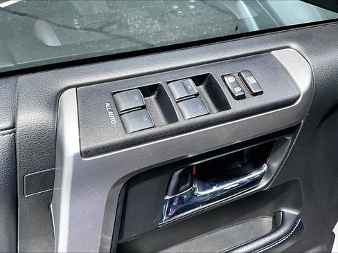 Used 2018 Toyota 4Runner SR5 AWD/4WD image 36