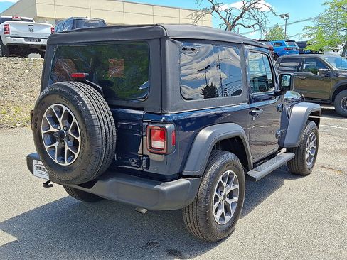 Used 2025 Jeep Wrangler Sport AWD/4WD image 25