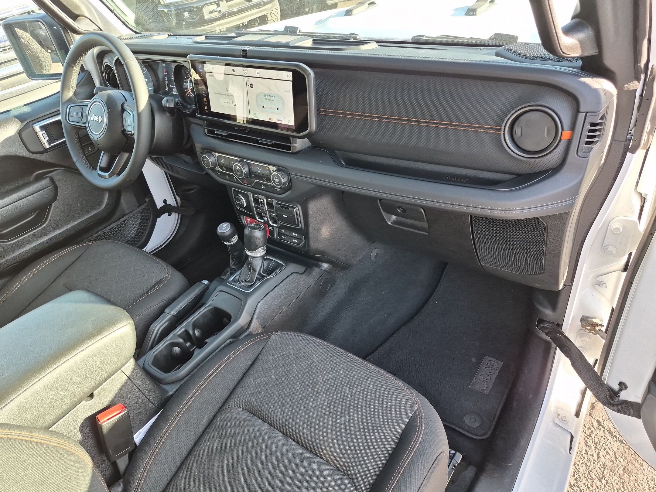 Used 2026 Jeep Gladiator Mojave AWD/4WD image 34