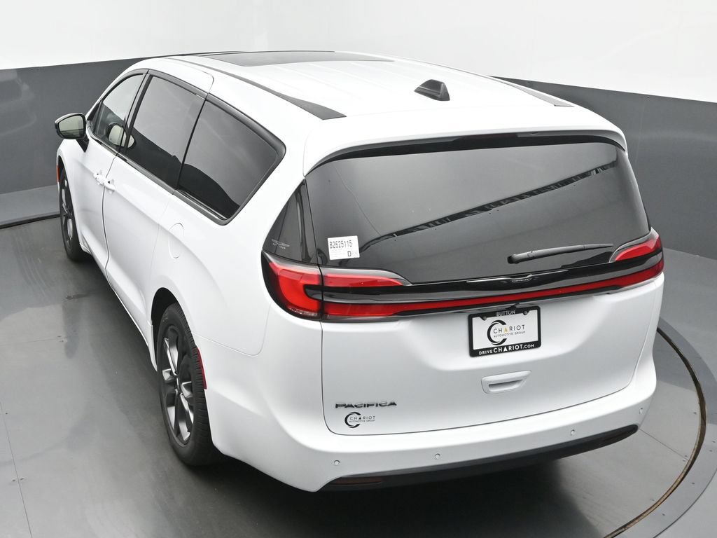 New 2026 Chrysler Pacifica Select FWD image 41