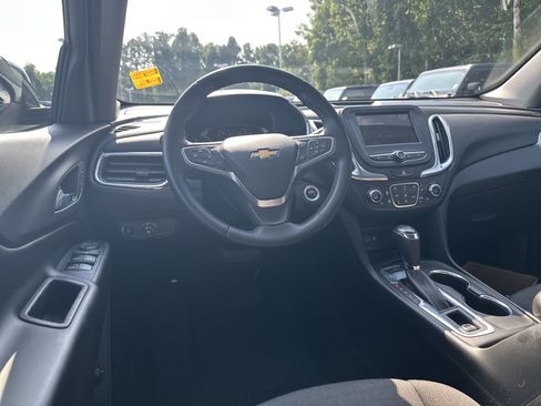 Used 2019 Chevrolet Equinox LT FWD image 24
