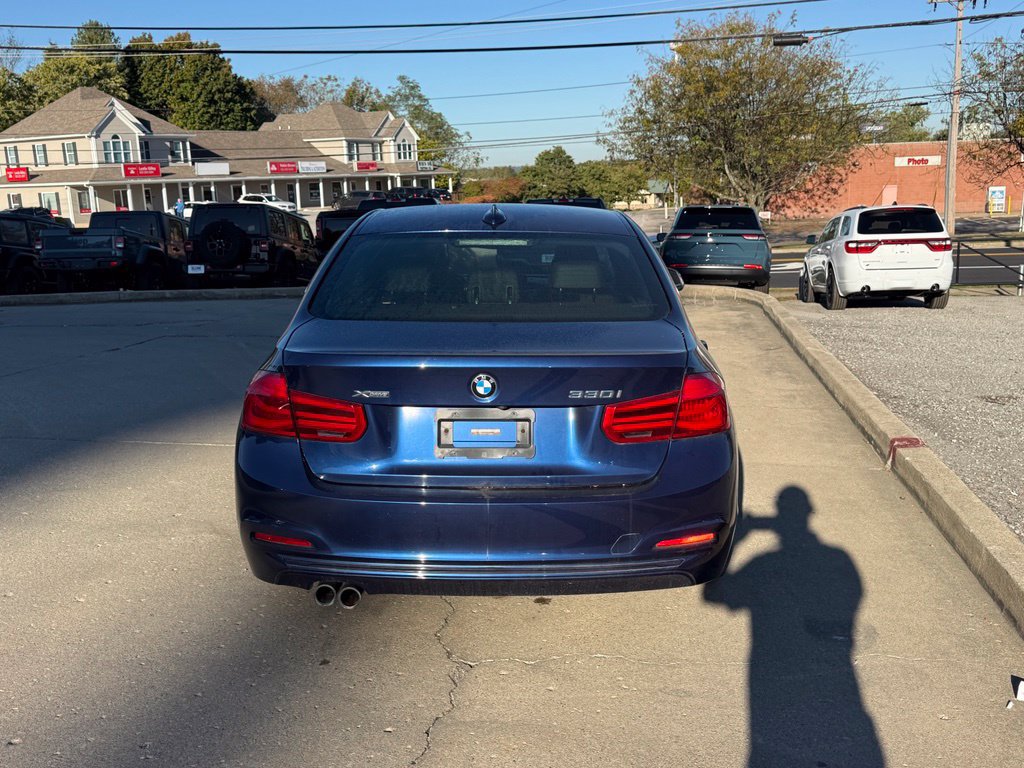 Used 2018 BMW 330i xDrive Sedan AWD/4WD image 7