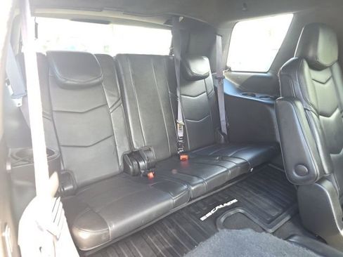 Used 2017 Cadillac Escalade Platinum AWD/4WD image 23