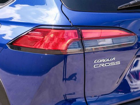 Certified 2024 Toyota Corolla Cross XLE FWD image 7