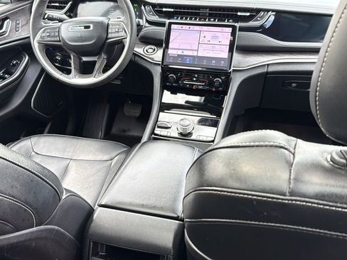 Used 2022 Jeep Grand Cherokee Limited 4xe image 20