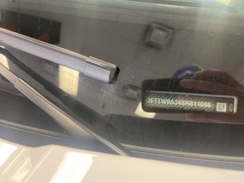 Used 2025 Ford Maverick XL FWD image 3