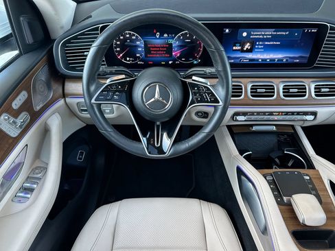 Used 2024 Mercedes-Benz GLE 450 4MATIC image 16