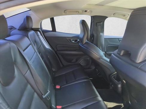 Used 2020 Volvo S60 T6 Momentum image 23