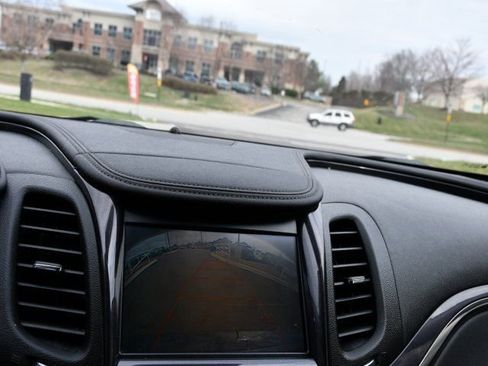 Used 2016 Chevrolet Impala LTZ w/ Enhanced Convenience Package image 20