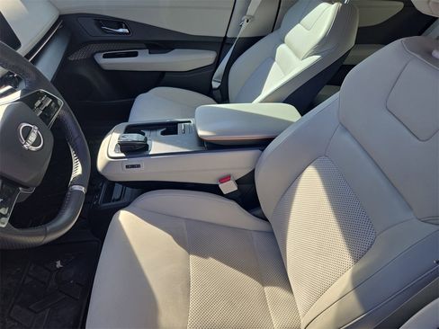 Used 2024 Nissan Ariya Evolve+ image 12