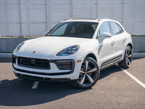 New 2026 Porsche Macan image 1