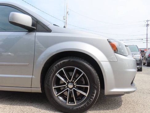 Used 2016 Dodge Grand Caravan R/T FWD image 21