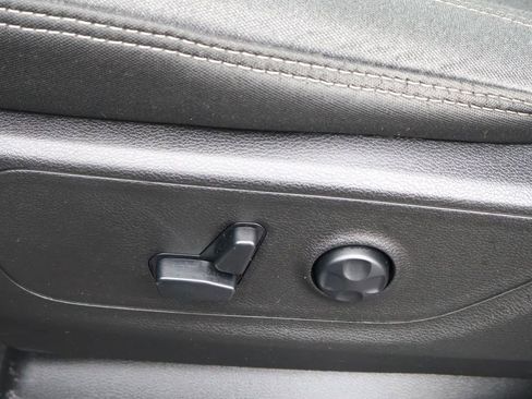 Used 2019 RAM 1500 Big Horn image 34