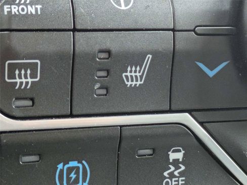 Used 2025 Jeep Wrangler Sahara w/ Safety Group image 24