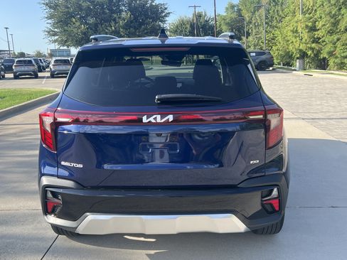 Used 2024 Kia Seltos EX AWD/4WD image 8