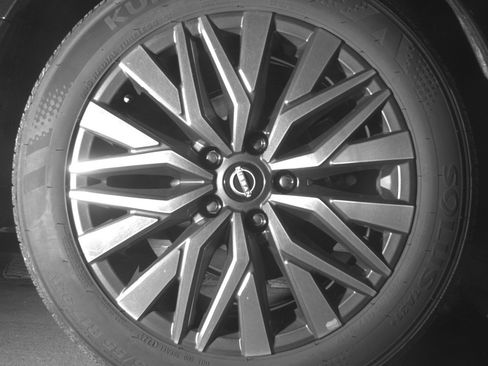 Used 2025 Nissan Altima 2.5 SV FWD image 15