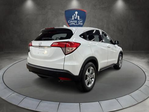 Used 2017 Honda HR-V LX image 5