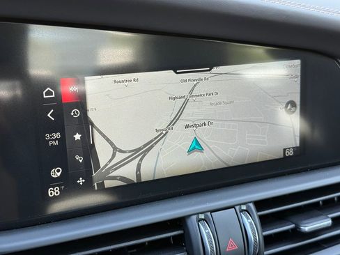 New 2025 Alfa Romeo Giulia w/ Driving Assist Package image 19