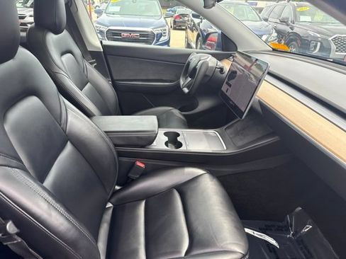 Used 2021 Tesla Model Y Long Range AWD/4WD image 21