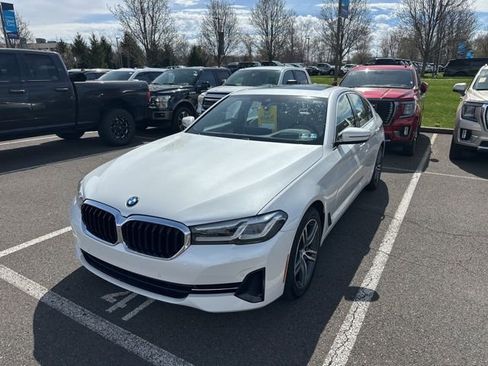Used 2021 BMW 530i xDrive w/ Premium Package image 3